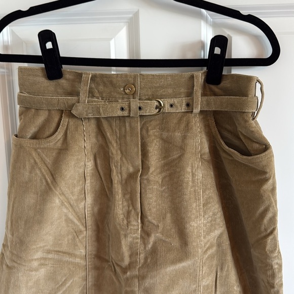 Harve Bernard Size 8 Tan corduroy Skirt - Picture 2 of 7